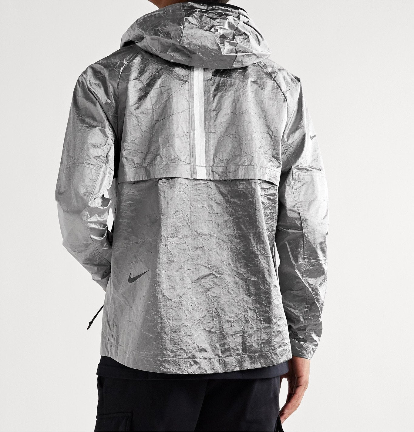 NIKE TECH PACK WOVEN JACKET - METALLIC SILVER